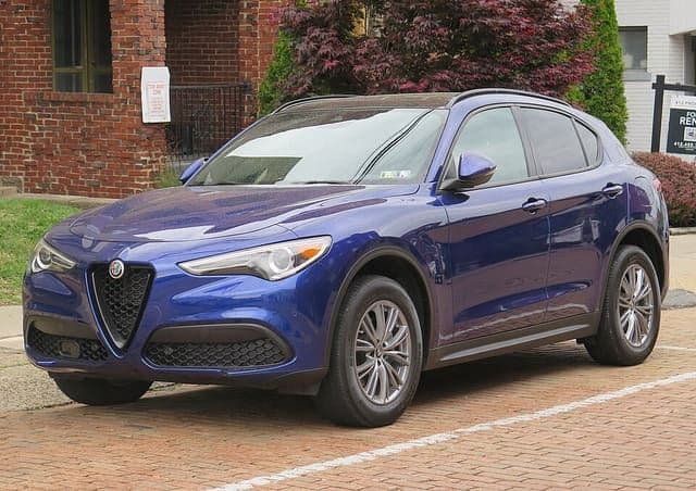 2023 Alfa Romeo Stelvio Sprint in Anodized Blue Metallic