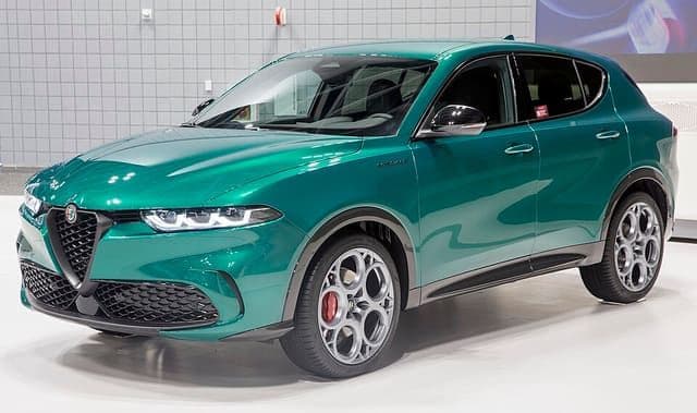 2022 Alfa Romeo Tonale Speciale in Verde Montreal