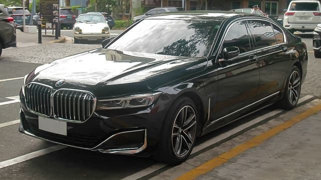 2019 BMW 745Le G12 in Sapphire Black Metallic