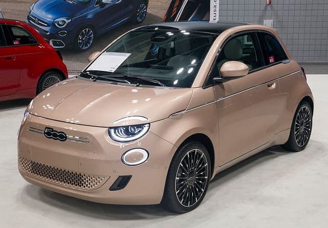 2022 Fiat 500e 3+1 La Prima at NYIAS