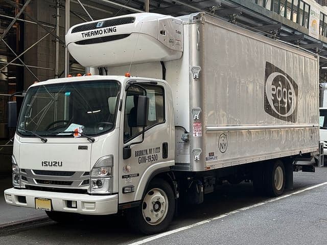2024 Isuzu NRR single-cab truck