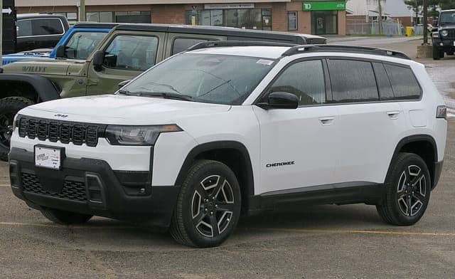2026 Jeep Cherokee Laredo in Bright White
