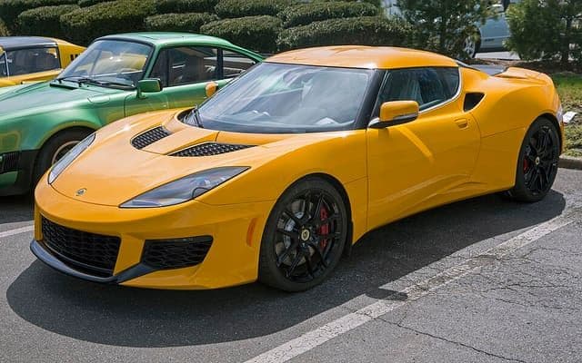 2018 Lotus Evora 400 in yellow