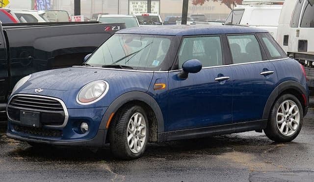 2017 MINI Cooper 5-Door in Deep Blue