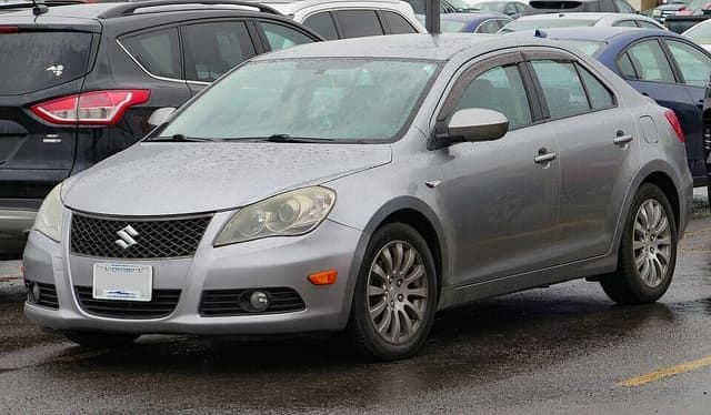 2012 Suzuki Kizashi SX in Platinum Silver Metallic