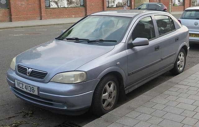 2004 Vauxhall Astra in Star Silver