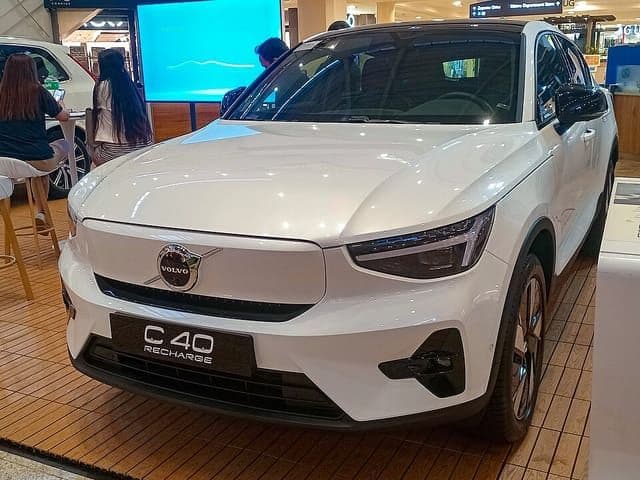2024 Volvo C40 P8 Recharge Twin AWD in Crystal White