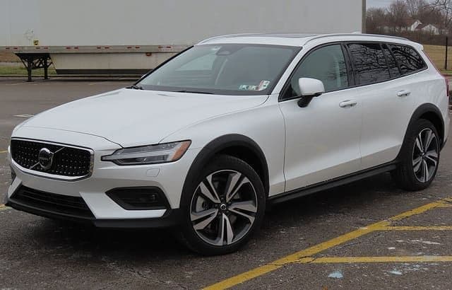 2023 Volvo V60 Cross Country B5 Plus